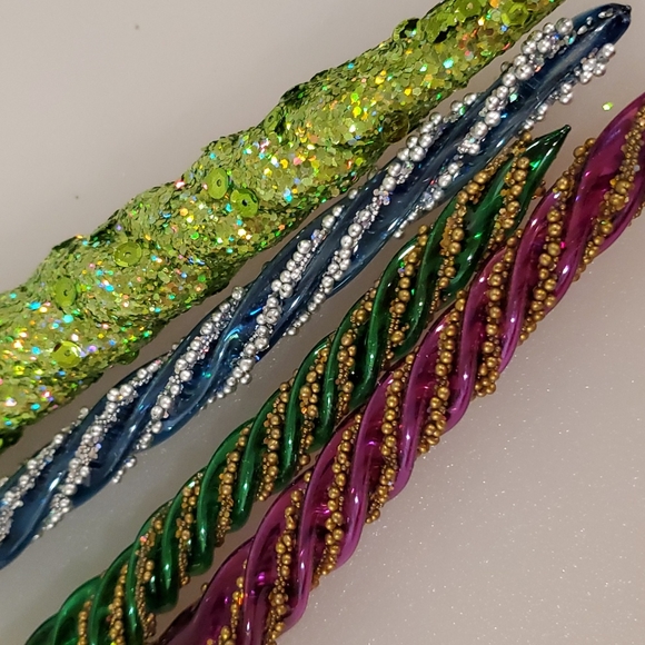 Set of 4 icicle Christmas ornaments Beaded Sequins Iridescent Sparkle - Picture 7 of 7